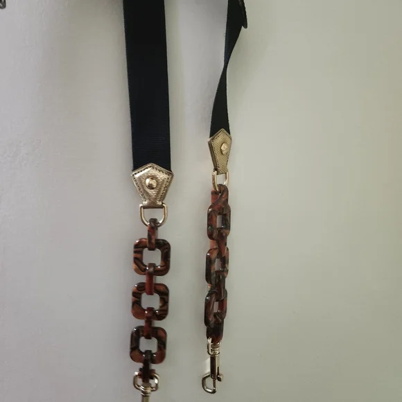 Limited edition Leopard Adele Louis Vuitton handbag.Strap included and D… - Picture 14 of 17